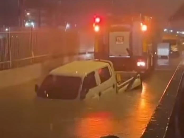 İzmir'de alt geçit faciası! Sürücü boğularak can verdi