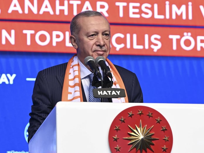 Cumhurbaşkanı Erdoğan: Deprem turistleri yok, ama biz buradayız