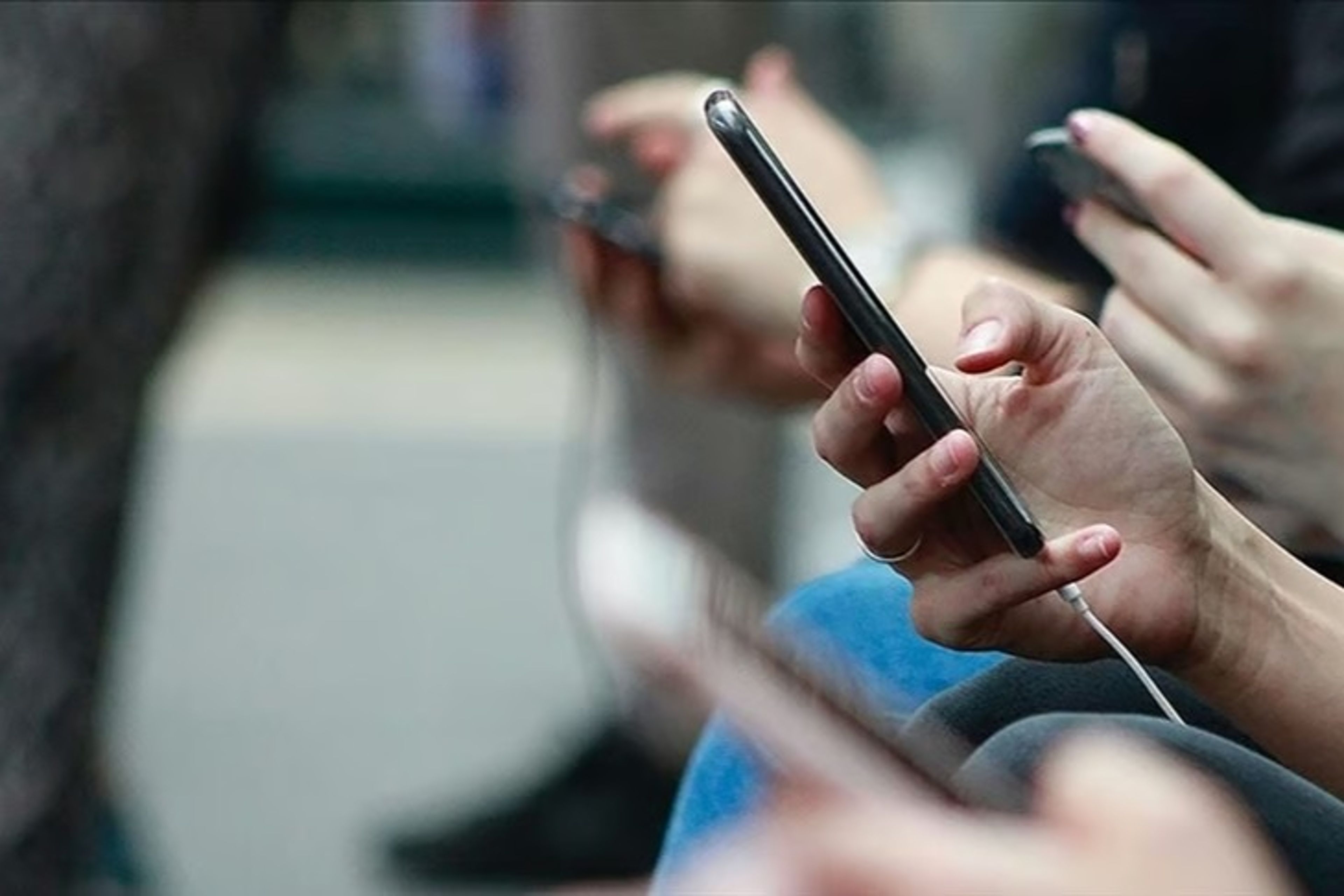Cep telefonlarına yeni vergi yükü: Bakanlık payı artırıldı