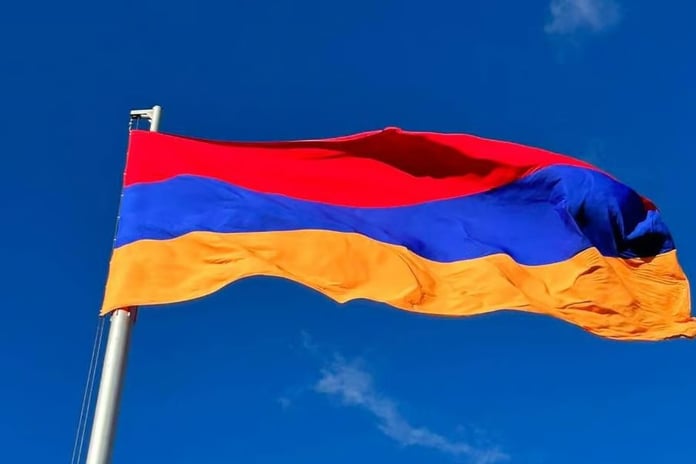 Ermenistan pasaportlardaki vize mühründen Ağrı Dağı'nı kaldırdı