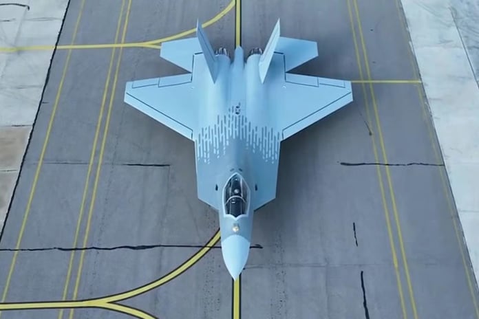 MMU KAAN'ın iki prototipi montaj aşamasında