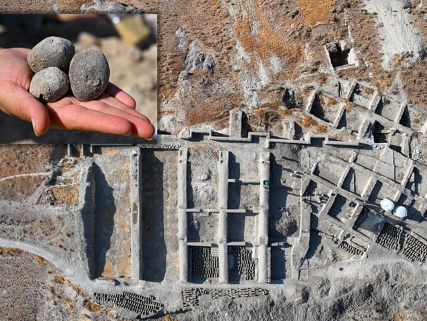 Urartuların 400 metre menzilli sapan taşları bulundu