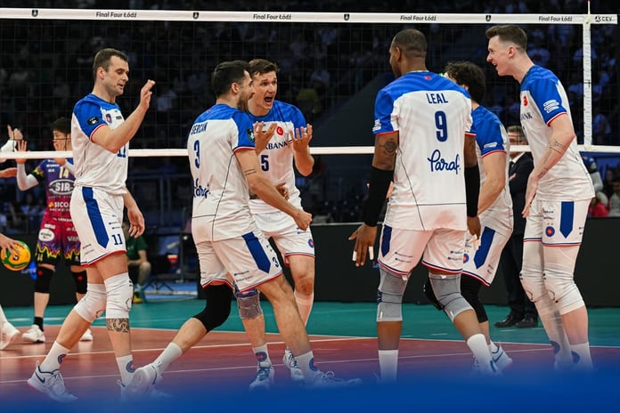 CEV Şampiyonlar Ligi Final Four'da Polonya derbisini kazanan Zawiercie finale yükseldi, Halkbank 3.lük için Jastrzebski İle oynayacak