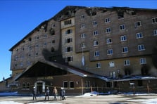 Kartalkaya otel yangını davasında 32 sanık Pazartesi hakim karşısında