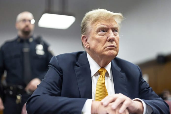 Trump Epstein dosyası yüzünden kendi destekçilerine öfkelendi