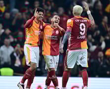 Galatasaray ilk yarıyı lider tamamladı, Icardi tarihe geçti