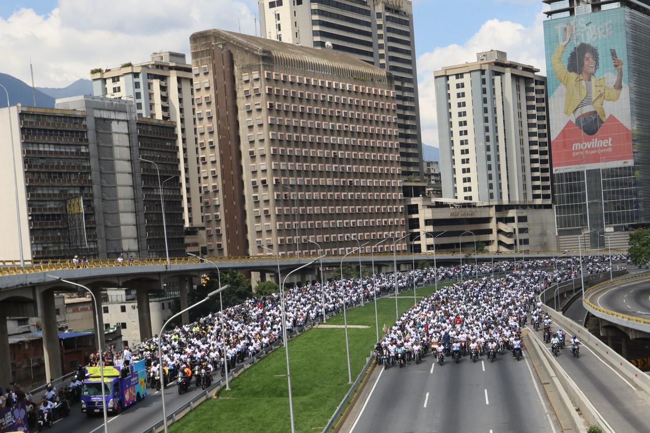 Venezuelalılar Amerikan yaptırımlarına karşı yürüdü