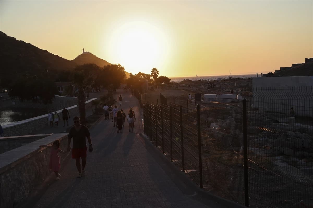 Knidos Antik Kenti'nde gün batımı bir başka