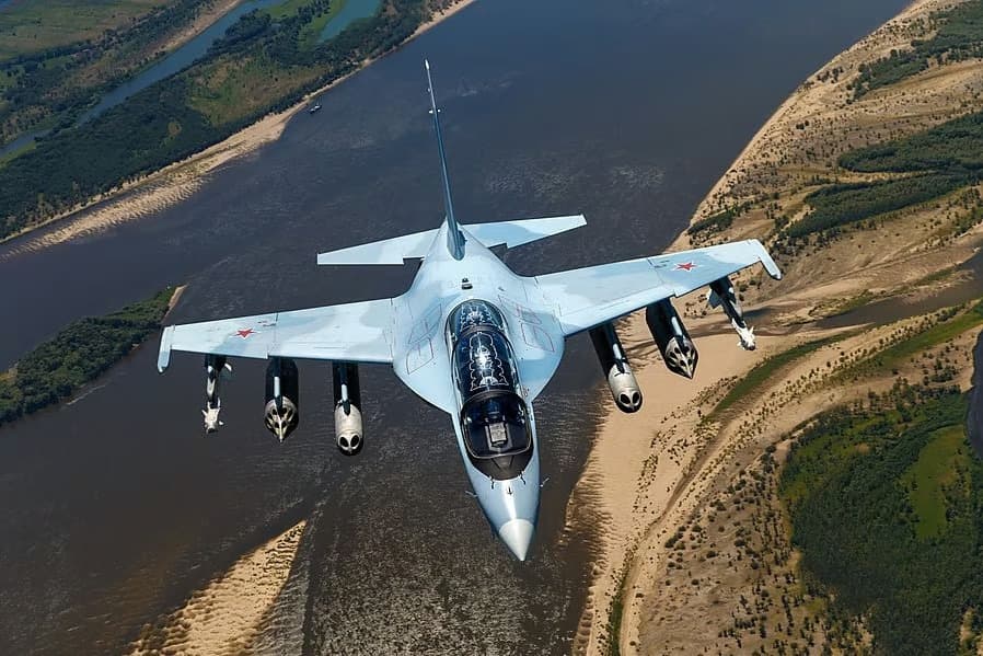 Rusya, yeni Yak-130M’yi tanıttı
