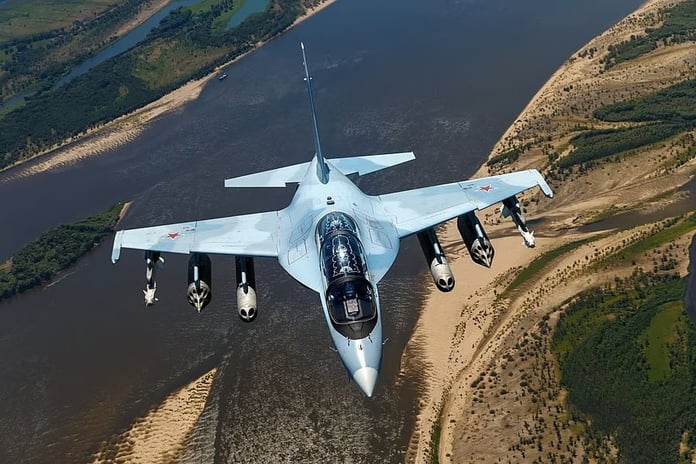 Rusya, modernize edilen Yak-130M eğitim ve hafif taarruz uçağını tanıttı