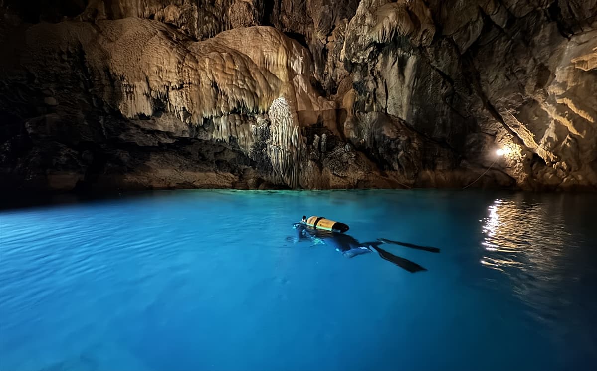 Antalya'nın gizemli mağarası "Altınbeşik Mağarası"