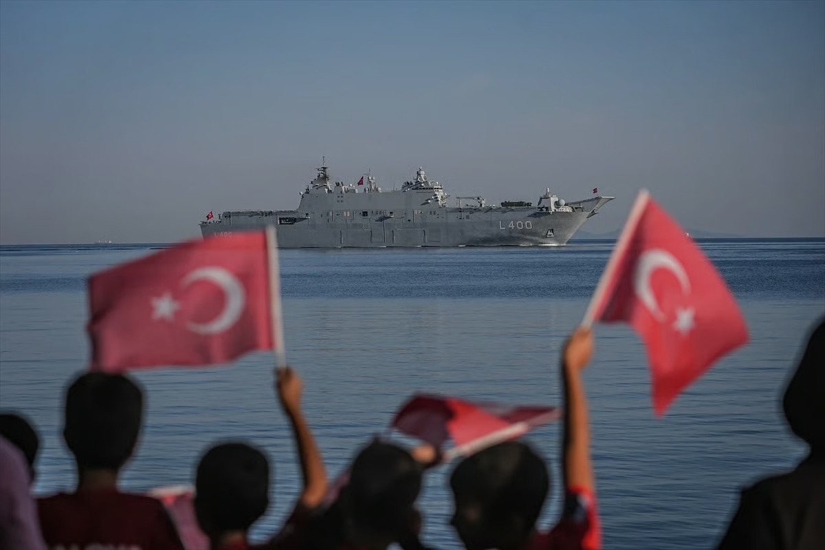 Türk donanmasından Mavi Vatan geçişi
