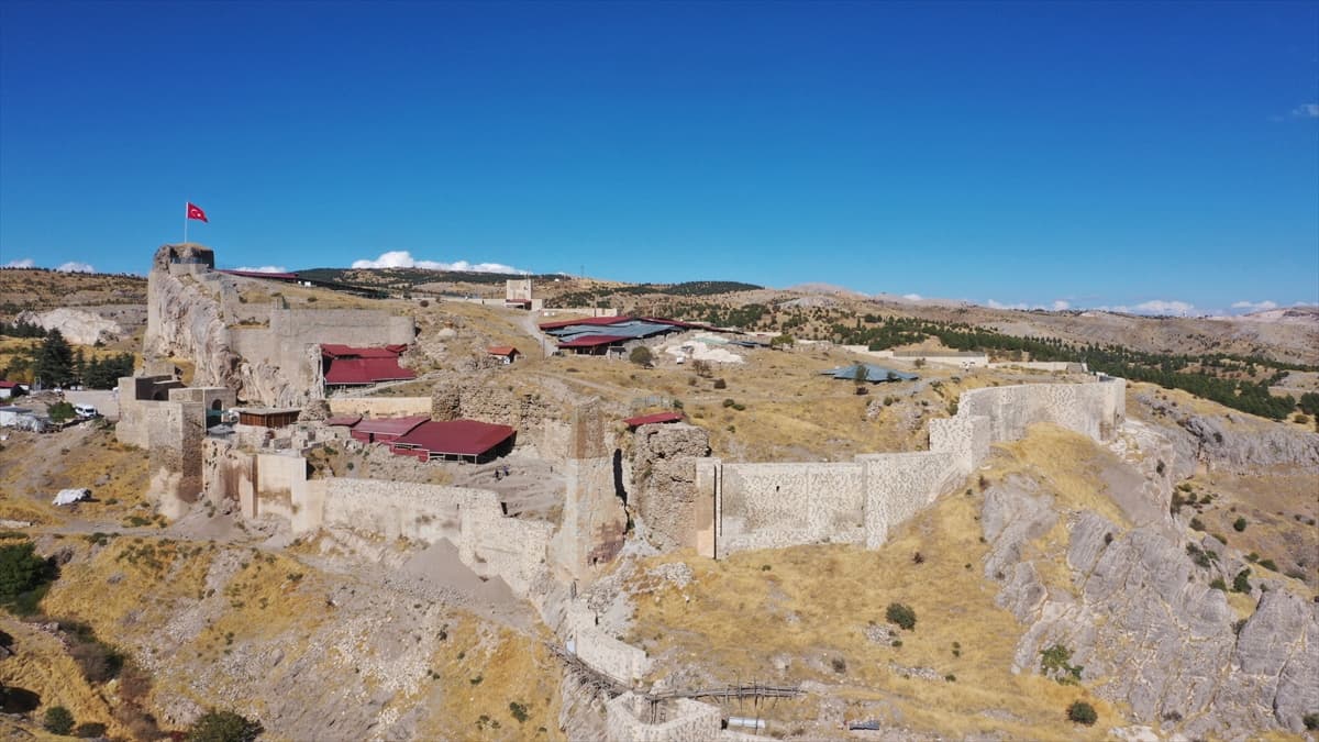 Harput Kalesi'ndeki Roma Dönemine ait gizli geçidin restorasyonu tamamlandı