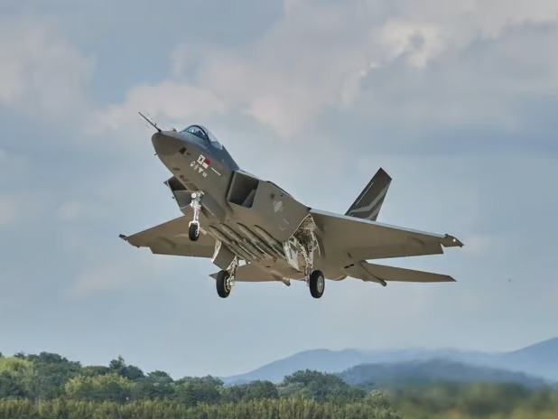 Filipinler, Güney Kore'nin KF-21 Boramae savaş uçakları için görüşmelere başladı