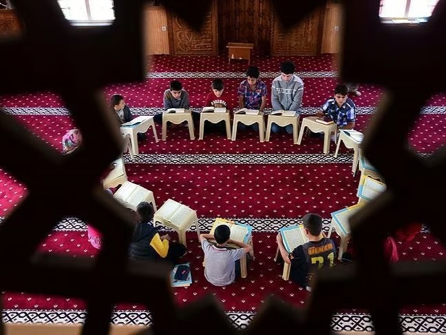 Adana'da Kur'an kursuna çirkin saldırı: Kutsal kitapları yırtıp hırsızlık yaptılar