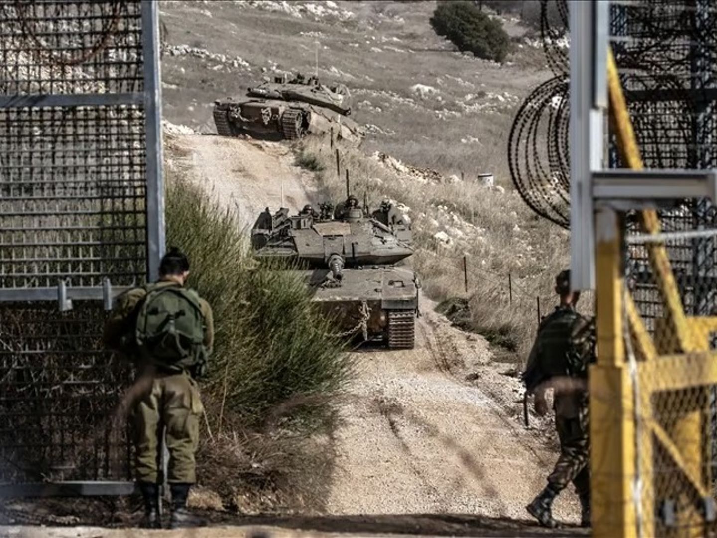 İsrail askerleri Dera'da sivil yerleşim yerlerine konuşlandı