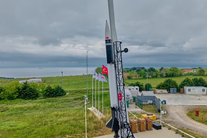 Türkiye’nin roketi 200 km yüksekliğe ulaştı