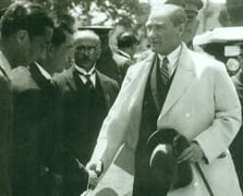 Tarihte Bugün: Atatürk tarihi demecini verdi "Türkiye Cumhuriyeti ilelebet payidar kalacaktır"