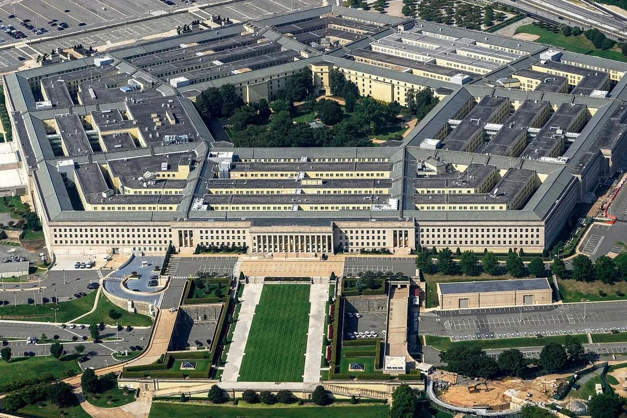 Pentagon'dan medyaya 'gizli bilgi' engeli: Basın ofisine gazetecilerin girişi tamamen yasaklandı