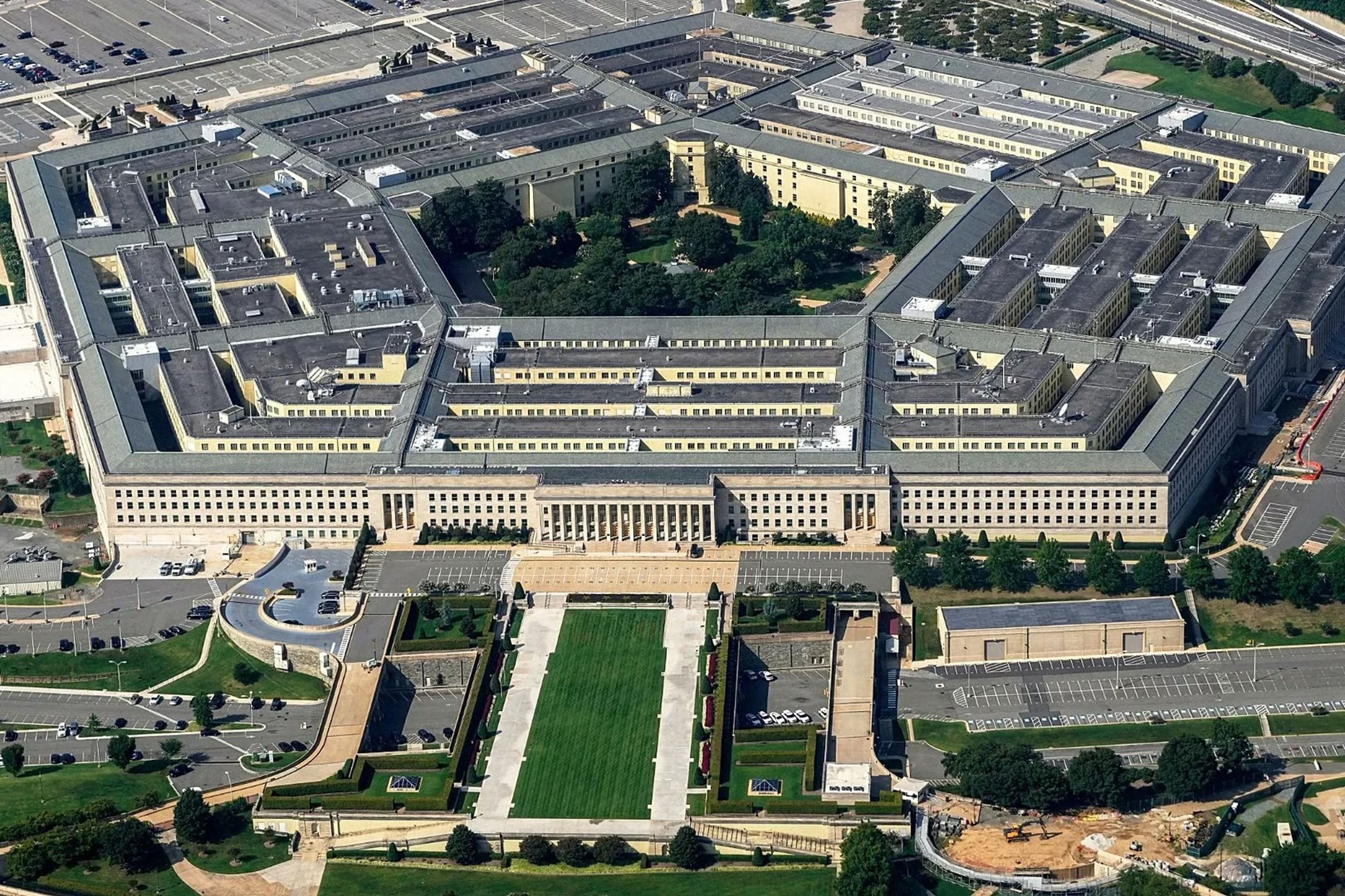 Pentagon'dan medyaya 'gizli bilgi' engeli: Basın ofisine gazetecilerin girişi tamamen yasaklandı