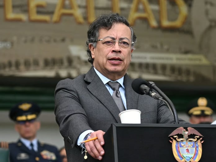 Kolombiya Devlet Başkanı Petro'dan ABD'nin Venezuela hava sahası kararına sert tepki