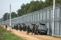 Belarus Polonya'nın sınırını kapatmasına tepki gösterdi