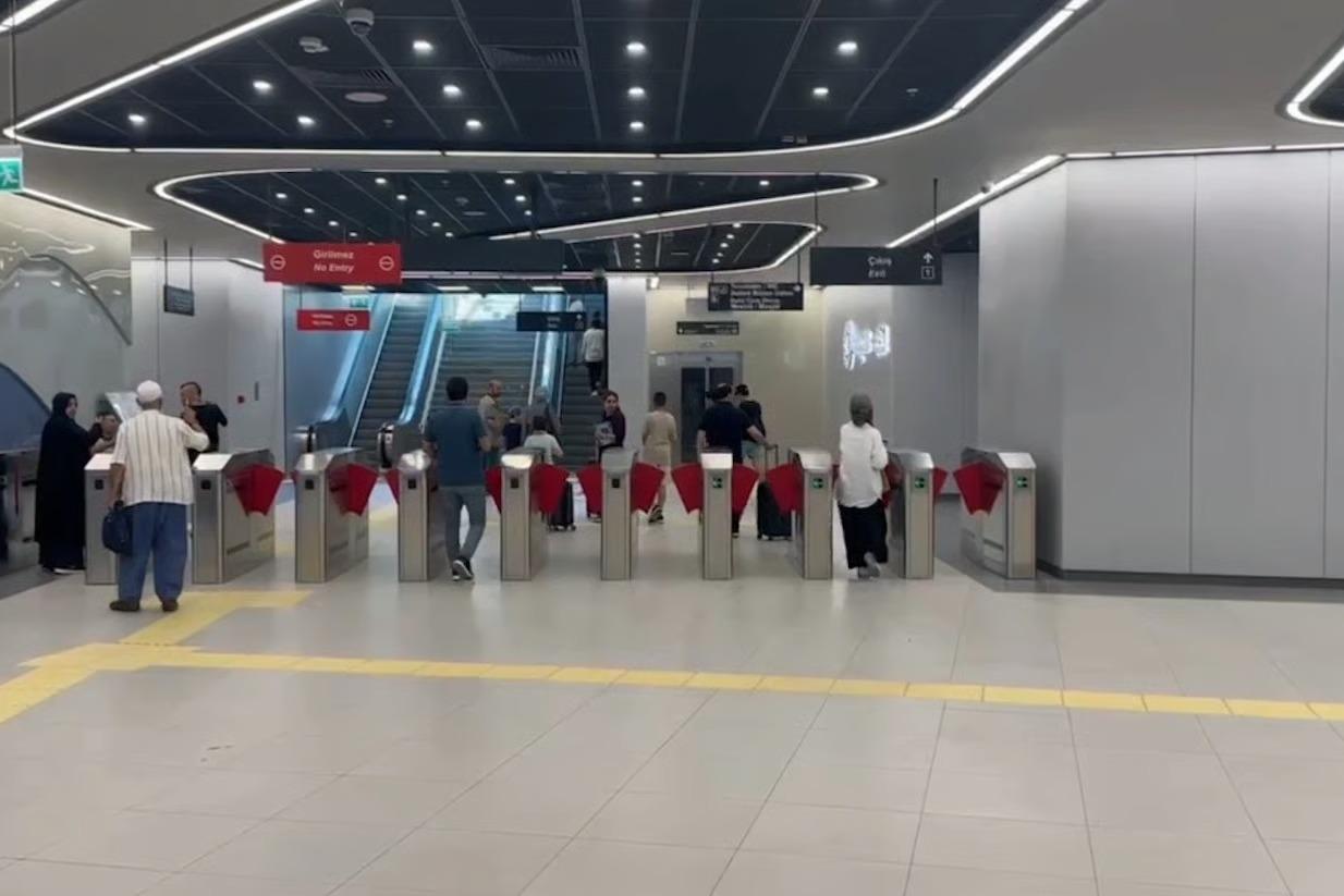 Yeni metro hattında yolcu sayısı ilk günde 10 bini geçti