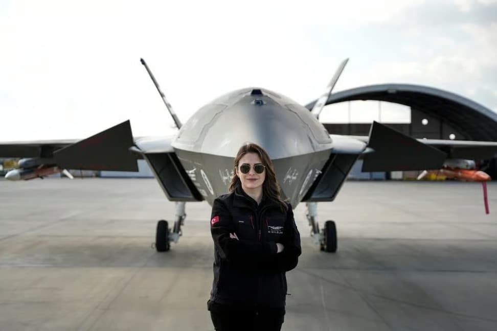 Türkiye'nin ilk insansız savaş uçağı KIZILELMA'nın kadın pilotu