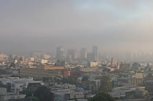 ABD’de görüş sıfıra indi: 650 km’lik sis California’yı sardı