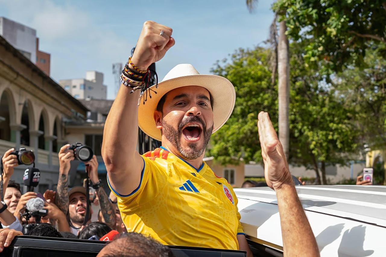 Kolombiya'da cumhurbaşkanı seçilen Espriella'dan İsrail'e övgüler