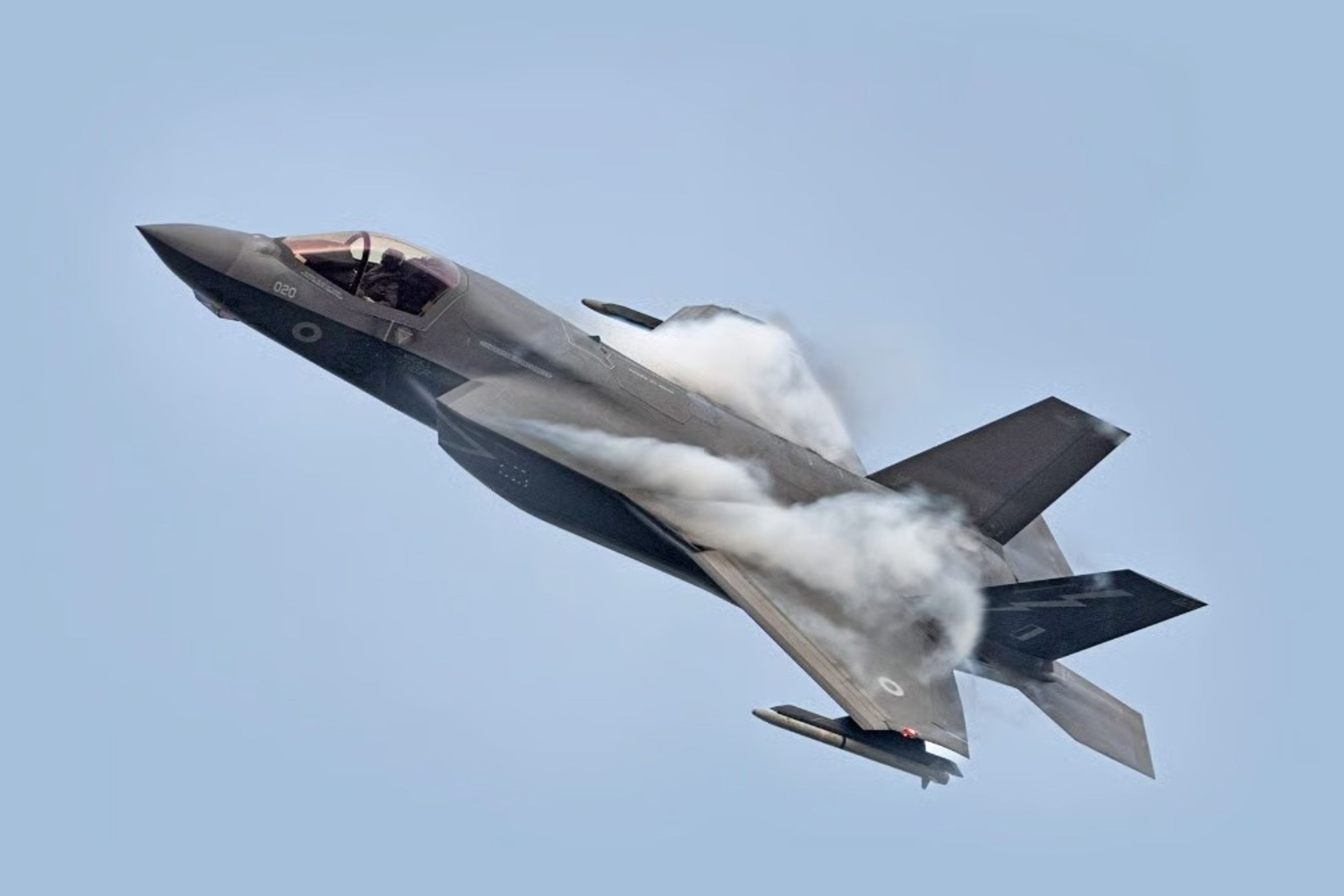 İlk operasyonel F-35B'lerde TR-3 dönüşümü başladı, ilk uçak teslim edildi