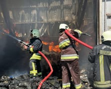 Bakü’de alışveriş merkezi deposunda büyük yangın