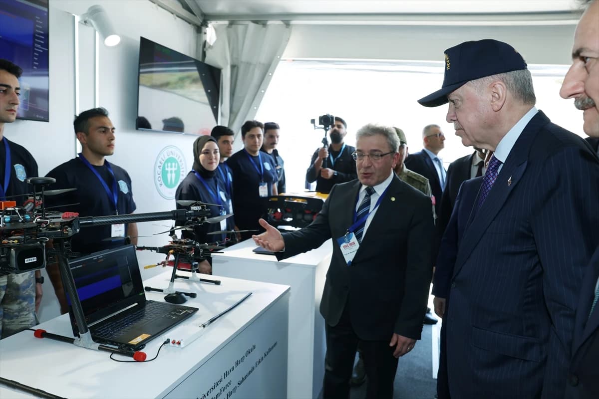 Cumhurbaşkanı Erdoğan Efes-2026 Tatbikatı kapsamındaki dev sergiyi inceledi