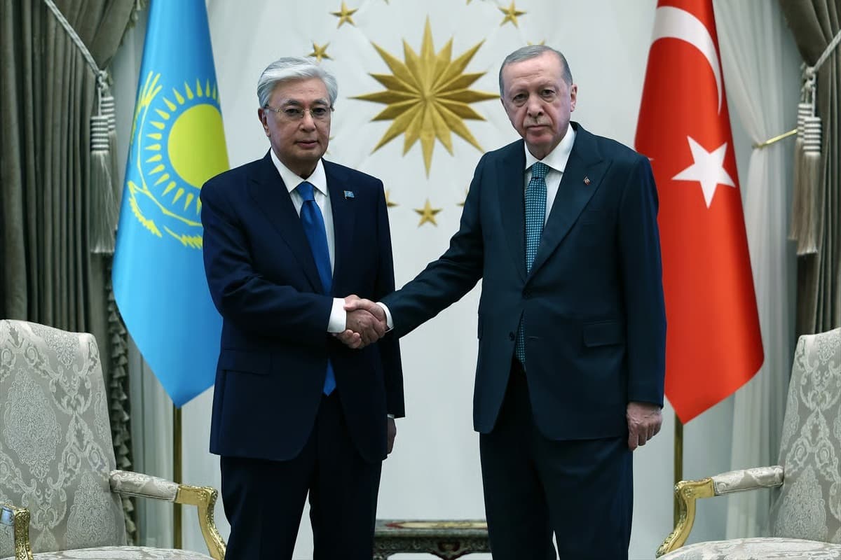 Cumhurbaşkanı Tokayev'e Devlet Nişanı