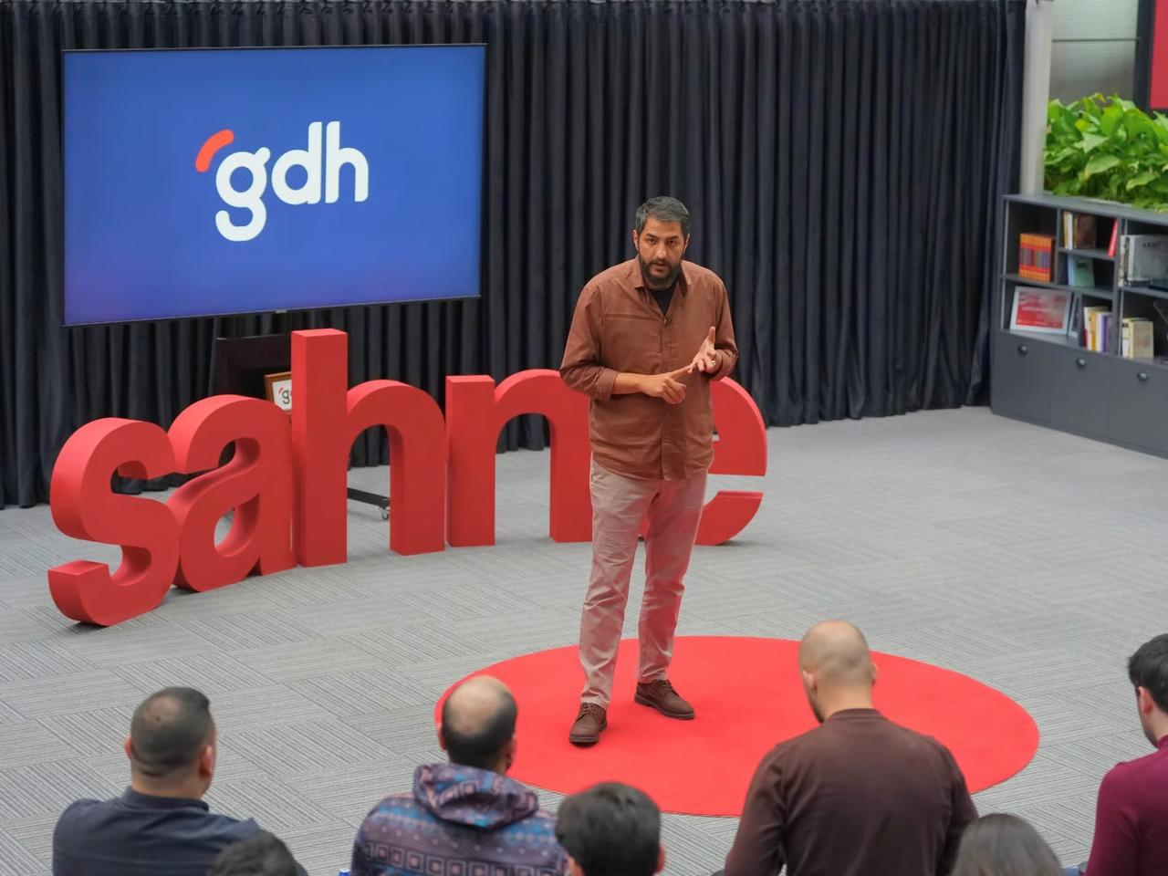  "Değerlerine saldırıldığında susan insan, posaya dönüşür"