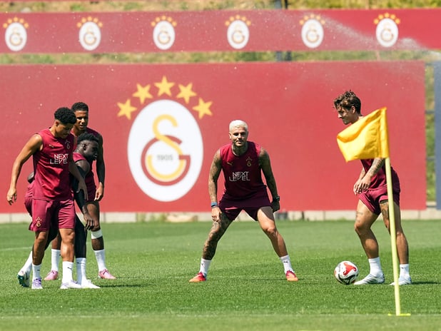 Galatasaray'dan yoğun hazırlık dönemi: Sarı kırmızılılar Avusturya yolcusu, kamp kadrosu açıklandı