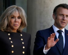 Macron’a Vietnam’da “tokatlı karşılama” sosyal medyayı salladı