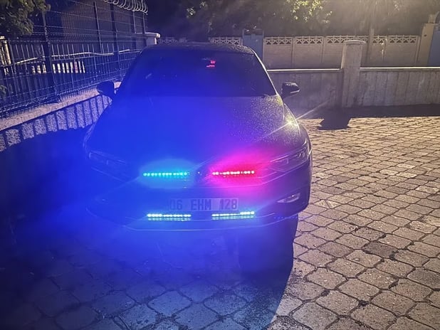 Çorum'da usulsüz çakar kullanan sürücüye ve araç sahibine ceza yağdı