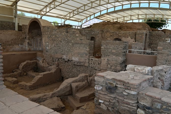 Sardes'te 2 bin 800 yıllık Lidya Sarayı'nın kalıntılarına ulaşıldı