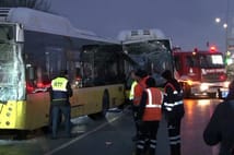 Başakşehir’de İETT otobüsleri çarpıştı: Yaralılar var