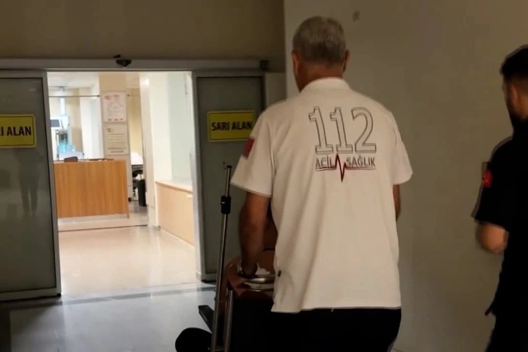 “Doğruluk mu, cesaret mi?” oynarken birbirlerini bıçakladılar