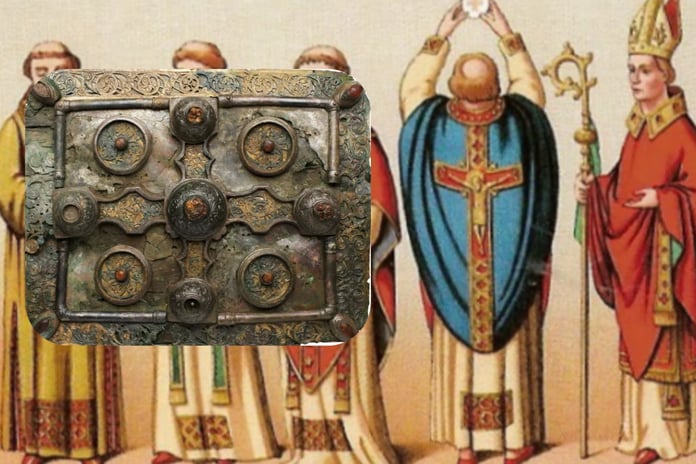 Rahiplerin 1000 yıllık el yazmaları ve gizli notları bulundu