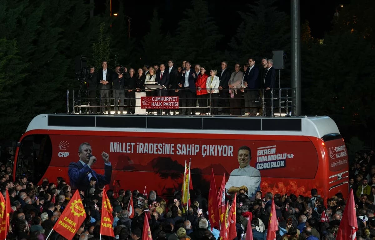 Özgür Özel'den 'hayatı durdurma' tehdidi! "Hiçbir şeyin sorumlusu ben değilim" 