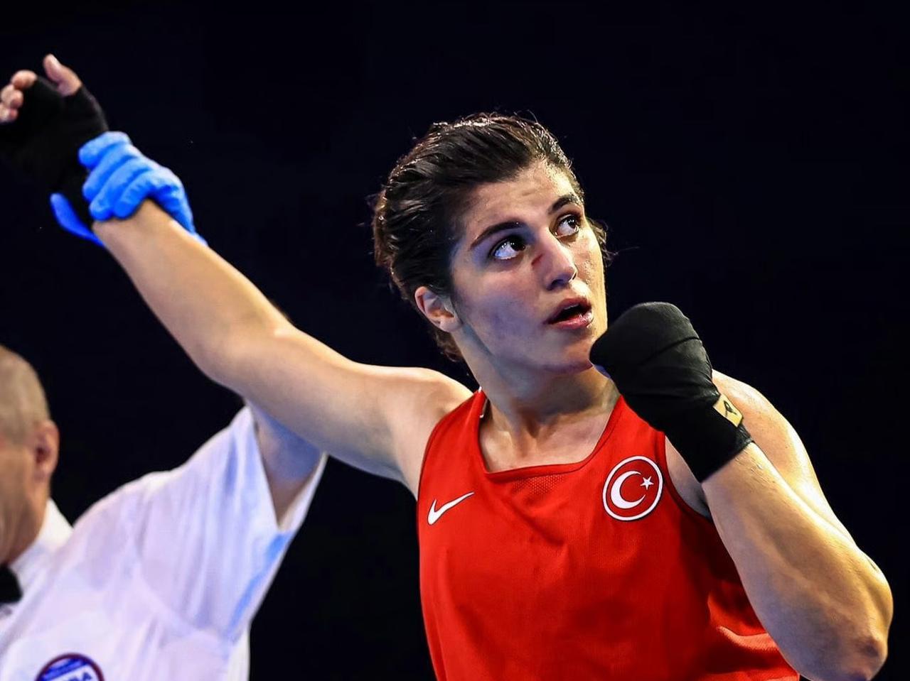 Milli yumruklar çeyrek finalde
