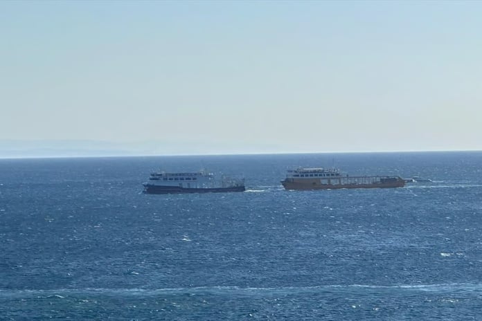 200 yolcunun bulunduğun feribotta yangın çıktı