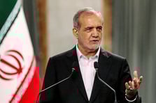 Pezeşkiyan baskıdan etkilenen İranlılardan özür diledi