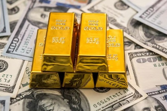 Küresel güçler doları bitirmek için altın alıyor