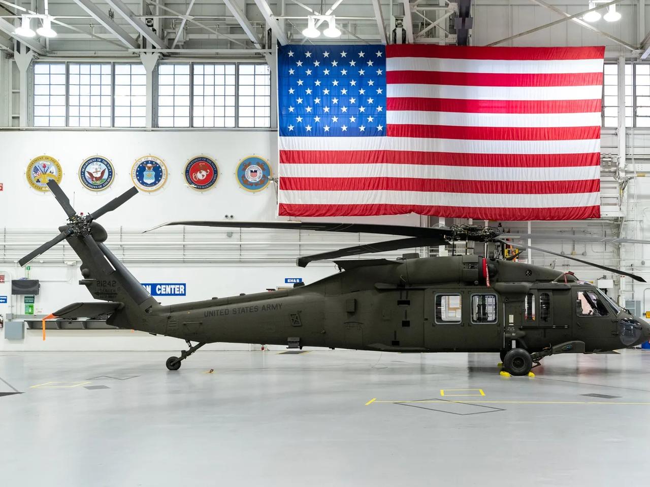 Polonya, Black Hawk helikopteri alımını askıya aldı