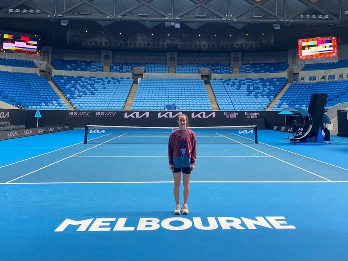 Melbourne’de Türk rüzgarı: Zeynep Sönmez bir kez daha Avustralya Açık ana tablosunda!