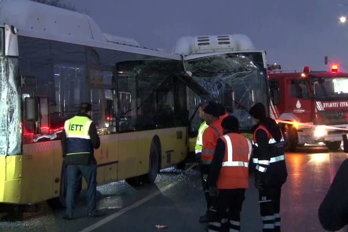 Başakşehir’de İETT otobüsleri çarpıştı: Yaralılar var